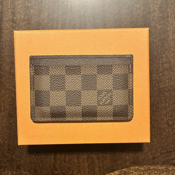 Louis Vuitton Wallet - Picture 1 of 5